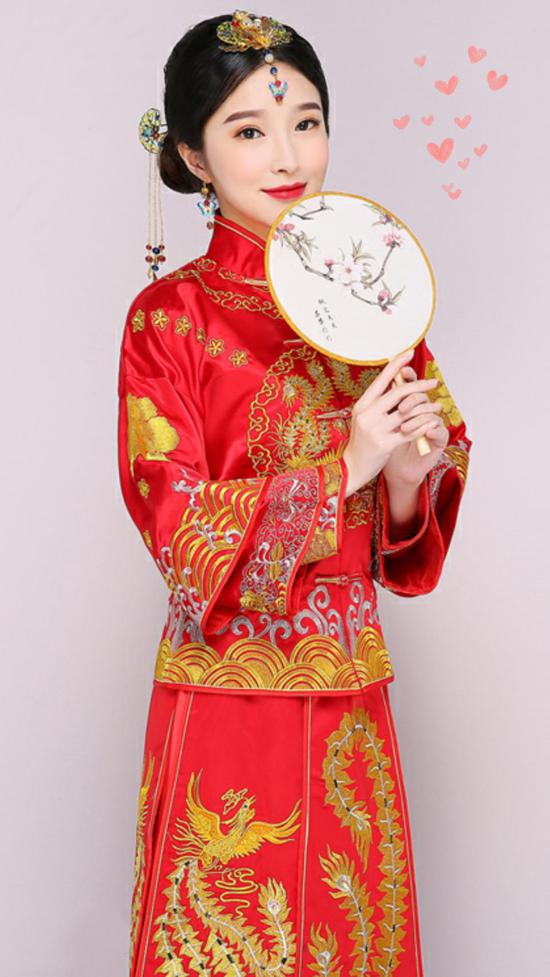 最強大腦美女助手播王者榮耀 觀眾直呼最美女打野