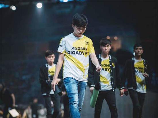 MSI：落后1W經濟仍然不慫，GAM不敵閃電狼被淘汰