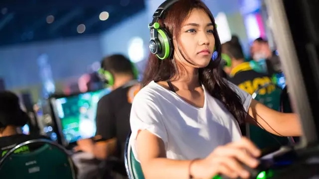 電競業急速發展背后的暗角 從外掛到藥物濫用