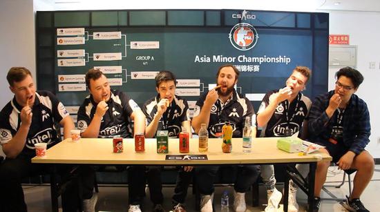 CSGO亞洲Minor非正常花絮：辣條烤鴨美滋滋