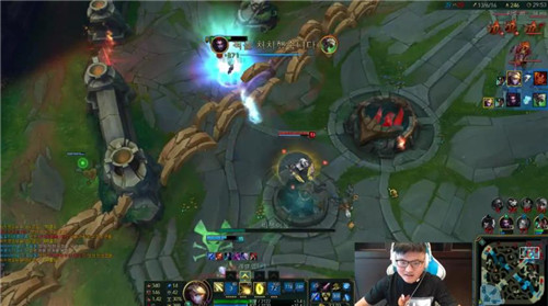 當UZI在虎牙直播撞上廠長 高冷7瞬間變成綿陽7