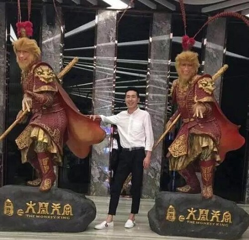 王者榮耀主播從未如此性感 虎牙猴三棍登陸飛碟說