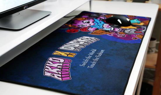 Akko X Ducky發(fā)布貓鴨大戰(zhàn)原創(chuàng)漫畫桌布鼠標墊