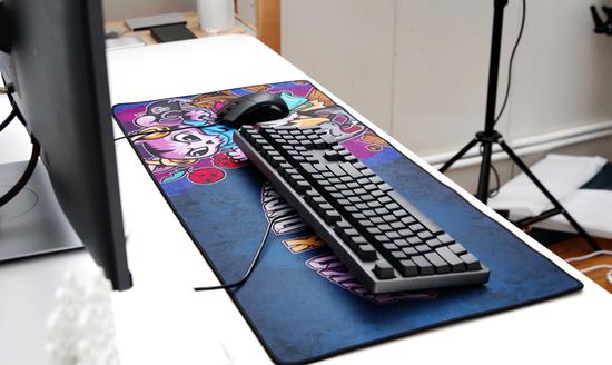 Akko X Ducky發(fā)布貓鴨大戰(zhàn)原創(chuàng)漫畫桌布鼠標墊