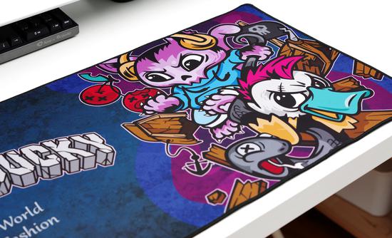 Akko X Ducky發(fā)布貓鴨大戰(zhàn)原創(chuàng)漫畫桌布鼠標墊