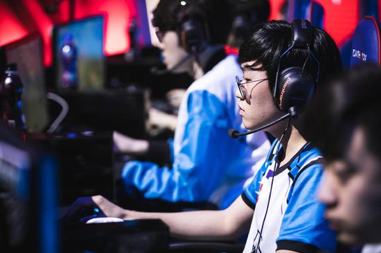 ESPN全球LOL戰力榜：WE沖進前五，OMG首進前十