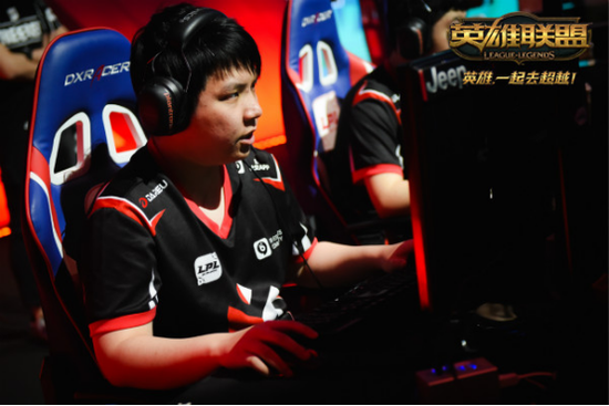 AmazingJ帶隊面臨著不小的壓力