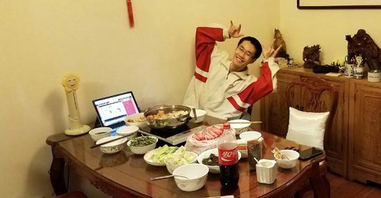 “玩”出4億播放量 天才少年主播奇怪君入駐觸手