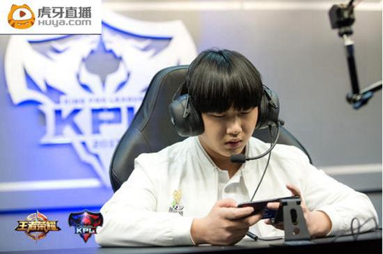 虎牙直播QGHAPPY連勝的秘訣 英雄選擇告訴你答案