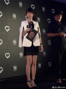 長相甜美！LOL洲際賽最美女主持魅力十足