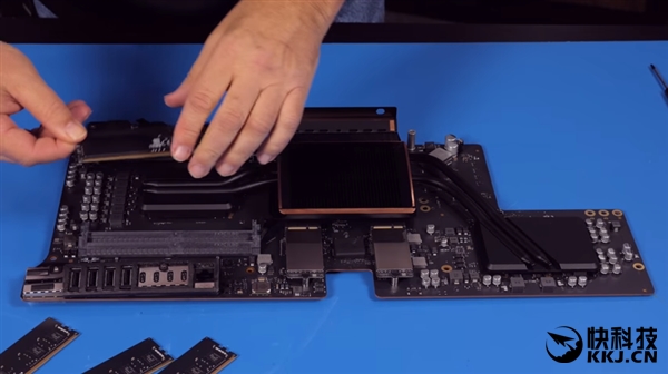 蘋果頂級個人電腦iMac Pro拆解  DIY潛力巨大