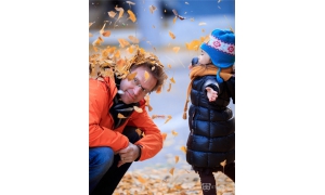 專注于沉浸式媒介AR藝術的思考 他實現人生角色