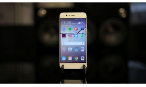 外媒為華為正名：買不到華為手機(jī)是美國人的損