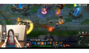 馮提莫跟風玩絕地求生,開局落地成盒怒摔鼠標