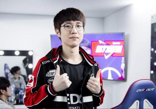 知情人爆料:RNG夏季賽買ahq上單Ziv