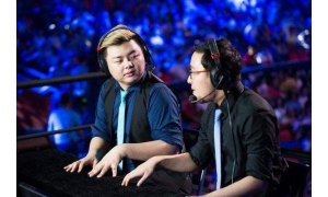 笑笑爆料西卡收入:4年至少賺了兩千萬!