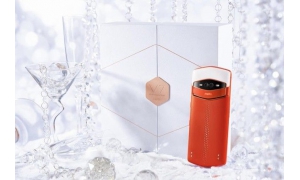 絕版之作美圖正式發布新品旗艦美圖V7 前置三攝