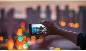 生死看淡，不服就干 2018年國產(chǎn)手機(jī)正面剛