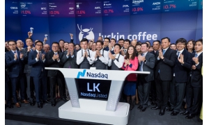 在整個(gè)華爾街，現(xiàn)在都沒人能快過這家咖啡店