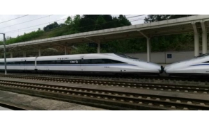 推行無軌火車站彰顯鐵路為民服務的初心