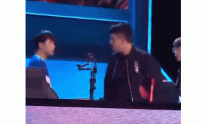 王者榮耀新人賽后沒與對手握手,是大意還是不