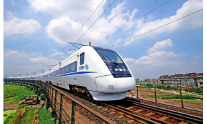 復興號增開助力天山南北共繁榮