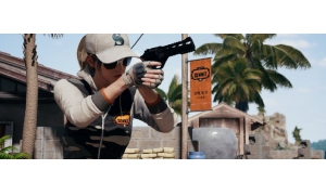 絕地求生：韋神落學校，結果5人擠一入口，有槍