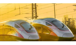 鏖戰風雪,只為守護春運平安