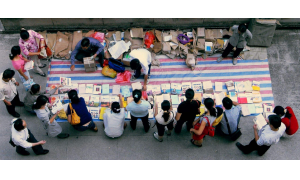 規(guī)范發(fā)展地?cái)偨?jīng)濟(jì) 讓城市充滿(mǎn)“煙火氣”