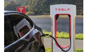 特斯拉傳奇投資人:特斯拉還有 10 倍的增長空間