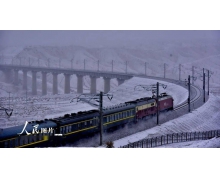 格庫鐵路——不斷迸發生機的大漠新動脈