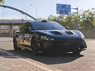 王騰入手小米SU7 Ultra碳纖維版，4.2萬選配值不值