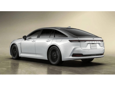 豐田皇冠70周年，兩款特別版車型海外炫酷登場！