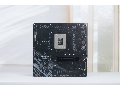 技嘉B860M電競雕主板：中高端玩家酷睿Ultra 200系列