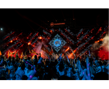 MR迷睿召開萬人新品發布會,聚焦潮流前沿隆重推