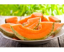 切開的西瓜放置后,表層出現變酸的情況,切掉