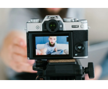 B站、愛奇藝:這對難兄難 難道都在是用“愛”發