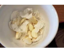 新鮮的雞蛋不能和大蒜玉米中的哪一種放一起 螞