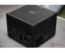 愛普生投影機EF-12測評：精準色彩表現 做你的家