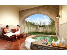 年假去泡個溫泉是不錯的選擇李白的哪句詩描寫