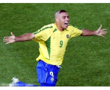 某足球運動員自擺烏龍是什么意思 自擺烏龍是把