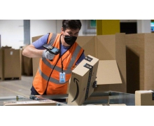 亞馬遜將提高員工基本工資上限至 35 萬美元 以吸