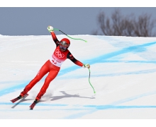 短道速滑運動員轉彎時為什么會用手摸地 螞蟻莊