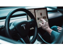 用互聯(lián)網(wǎng)思維造車 特斯拉是汽車界的蘋果？