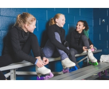 哪項運動的冰鞋在設計上更像拖鞋 螞蟻莊園冰鞋