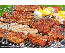 戶外燒烤時(shí),為了生火更快直接把液體酒精倒在