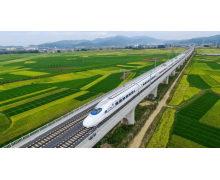 南玉高鐵承載人民希望