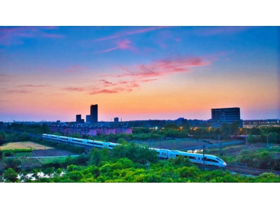 雄安樞紐工程進(jìn)展迅猛:為“軌道上的京津冀”