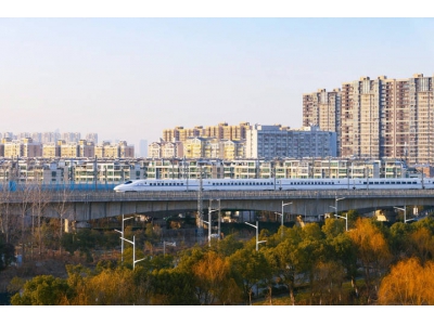 柳梧鐵路建設新進展：六綿山隧道貫通，助力廣