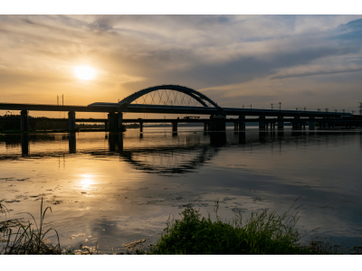 璧銅線(xiàn)首列電客車(chē)順利到段，加速重慶交通新格